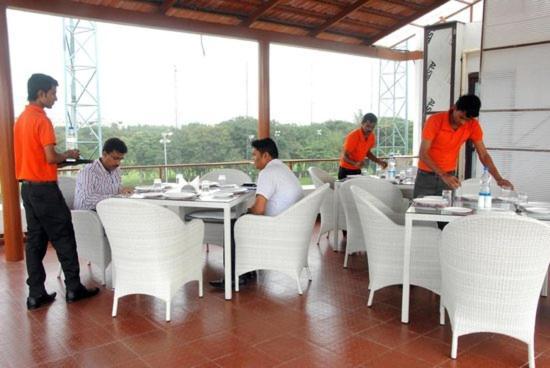 Mak Hotel บังกาลอร์ ภายนอก รูปภาพ